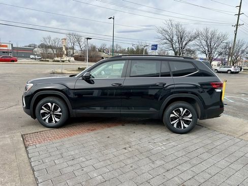 New 2026 Volkswagen Atlas SE image 4