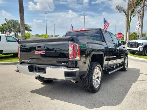 Used 2018 GMC Sierra 1500 SLT w/ SLT Premium Package image 5