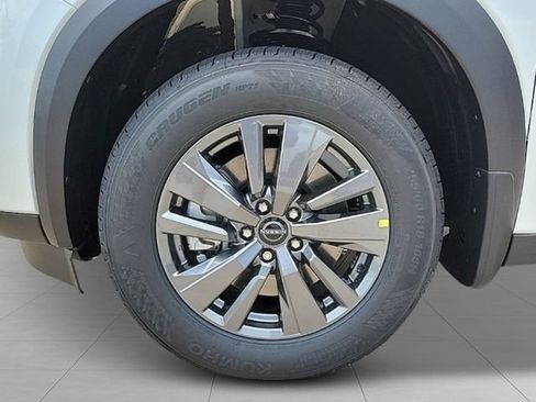 New 2026 Nissan Pathfinder SV w/ SV Premium Package AWD/4WD image 10