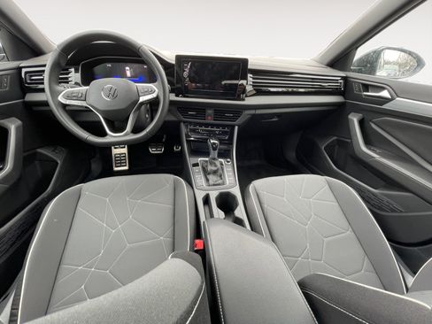 Used 2025 Volkswagen Jetta Sport FWD image 13