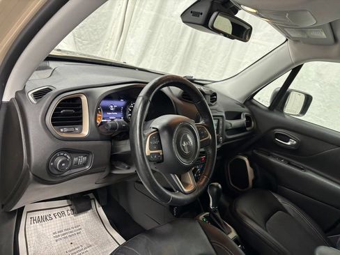 Used 2017 Jeep Renegade Trailhawk AWD/4WD image 15