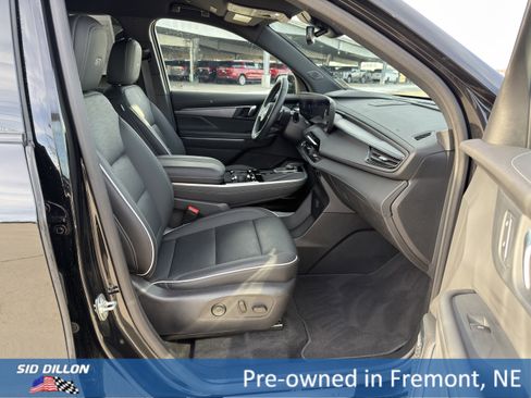 Certified 2025 Buick Enclave Sport Touring w/ Power Package image 17