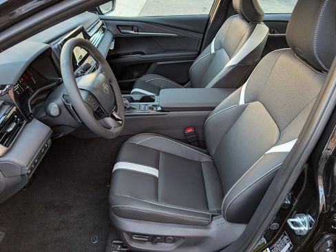 Used 2026 Toyota Camry SE image 2