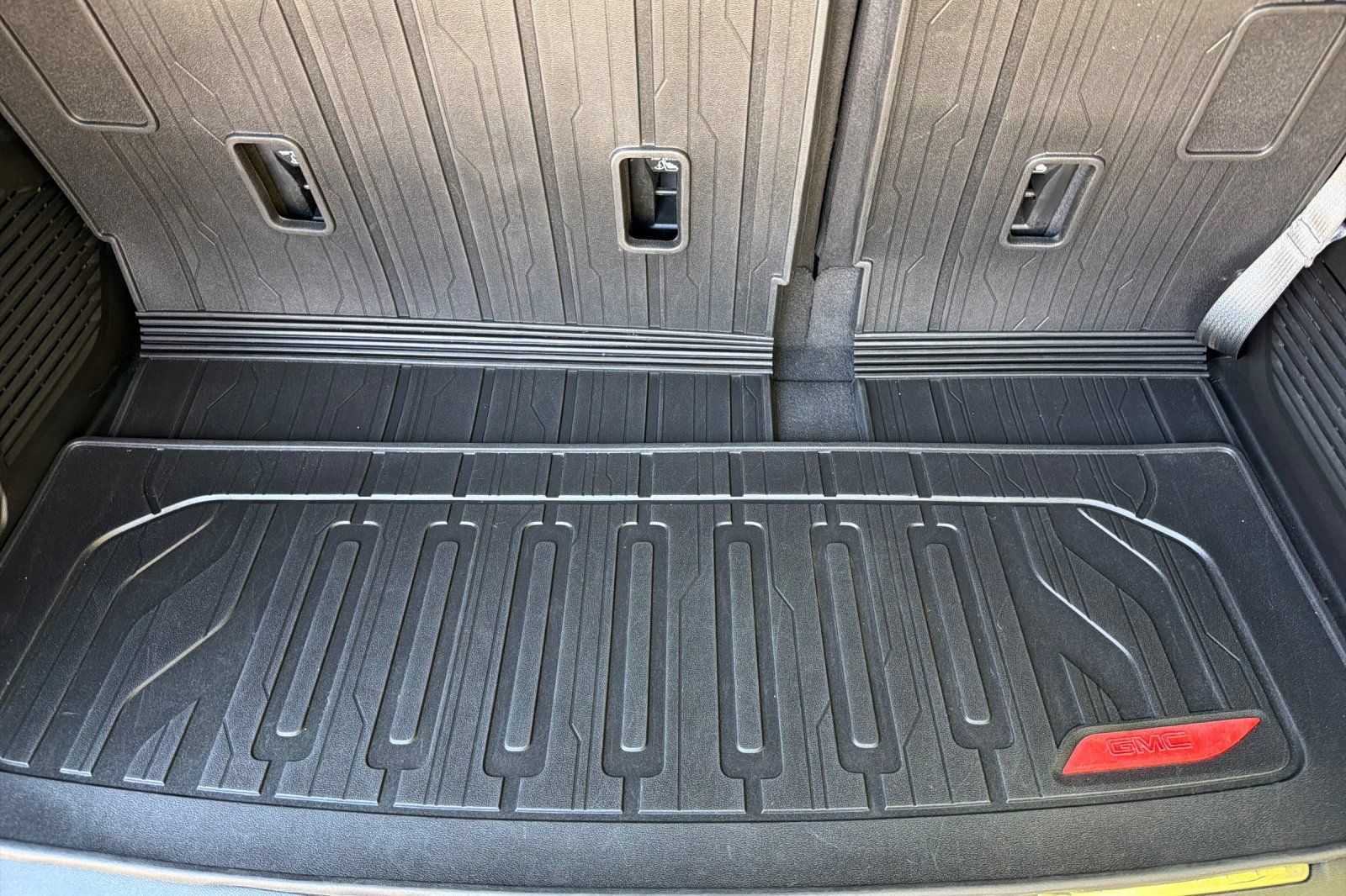 Used 2024 Chevrolet Tahoe High Country AWD/4WD image 16