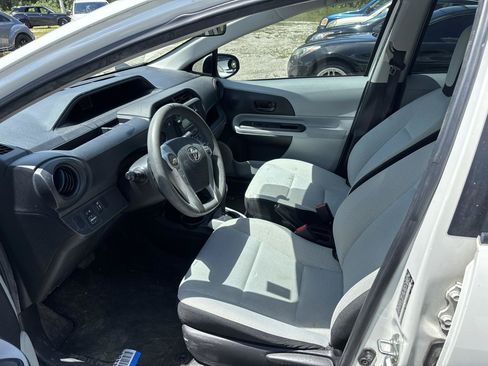 Used 2013 Toyota Prius C One FWD image 10