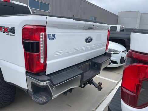 Used 2023 Ford F350 Lariat w/ Lariat Ultimate Package AWD/4WD image 6