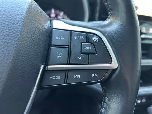 Certified 2023 Toyota Highlander XLE image 19