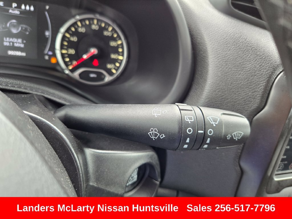 Used 2019 Jeep Renegade Latitude AWD/4WD image 24