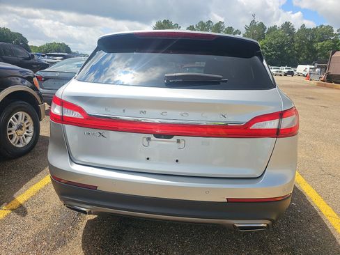 Used 2017 Lincoln MKX Select w/ Select Plus Package FWD image 8