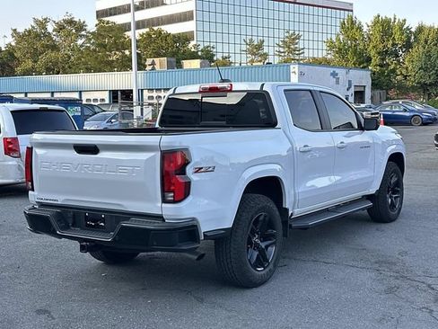 Used 2025 Chevrolet Colorado Z71 w/ Technology Package AWD/4WD image 2