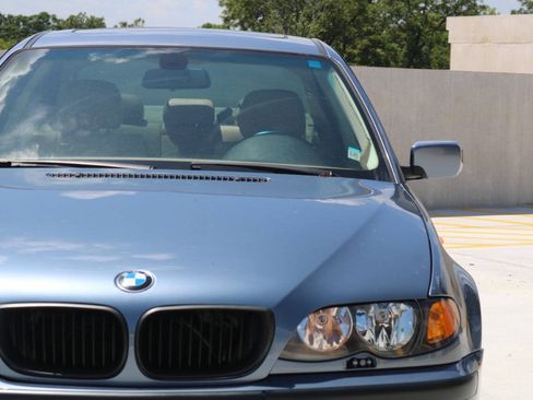 Used 2004 BMW 325xi Sedan AWD/4WD image 22