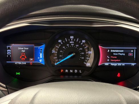 Used 2019 Ford Fusion SE FWD image 23