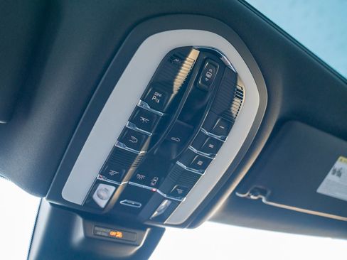 New 2026 Porsche Macan S image 22