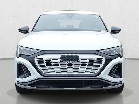 Used 2024 Audi Q8 e-tron Prestige w/ Prestige Package AWD/4WD image 2