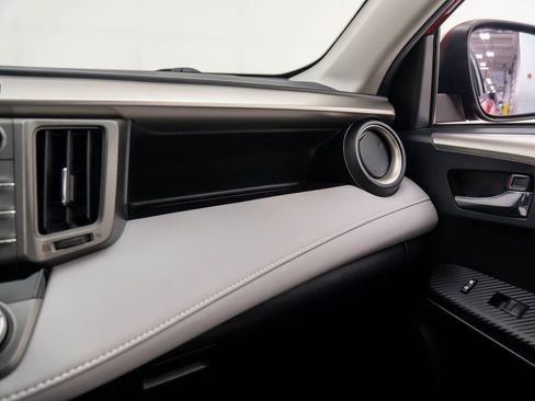 Used 2015 Toyota RAV4 XLE image 23