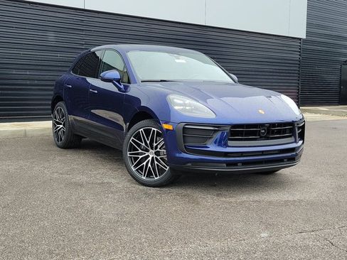 Used 2026 Porsche Macan AWD/4WD image 3
