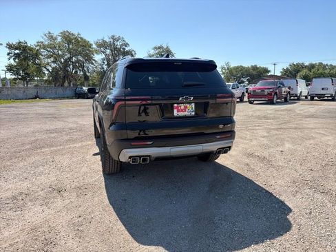 New 2026 Chevrolet Traverse Z71 w/ Driver Confidence Package AWD/4WD image 11