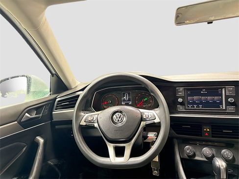 Used 2019 Volkswagen Jetta R-Line image 19