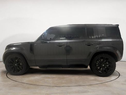 Used 2023 Land Rover Defender 110 SE image 7