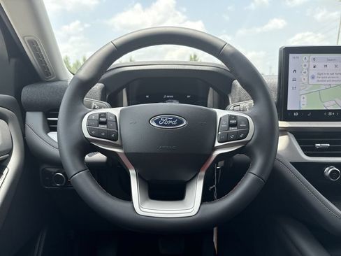 New 2026 Ford Explorer Active RWD image 15