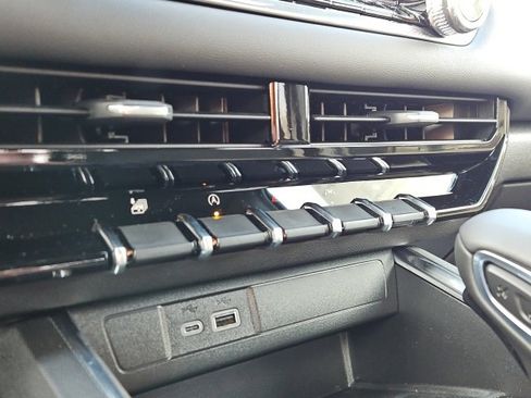 New 2026 GMC Canyon Elevation w/ Convenience Package image 35