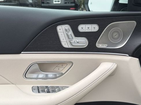 Used 2024 Mercedes-Benz GLS 450 4MATIC image 32