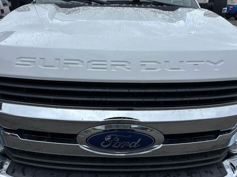 Used 2019 Ford F350 XLT w/ Camper Package AWD/4WD image 10