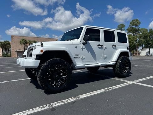 Used 2016 Jeep Wrangler Unlimited Sahara w/ Connectivity Group image 2