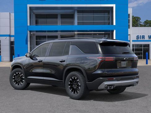 New 2026 Chevrolet Traverse Z71 w/ Enhanced Driving Package image 3