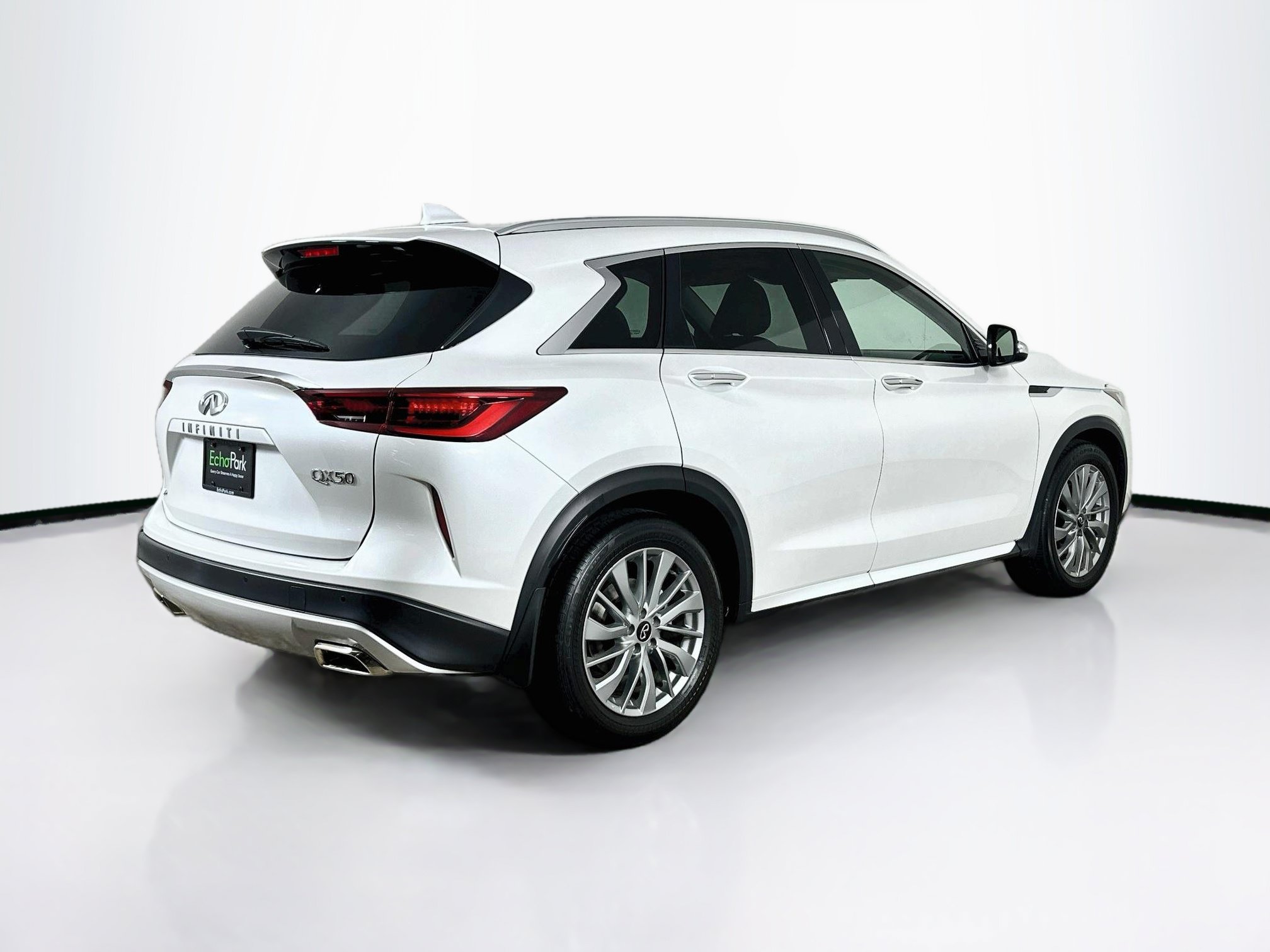 Used 2023 INFINITI QX50 Luxe AWD/4WD image 9