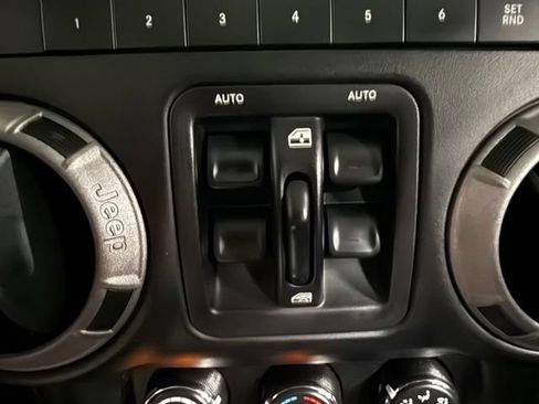 Used 2015 Jeep Wrangler Unlimited Sport w/ Quick Order Package 24S AWD/4WD image 34