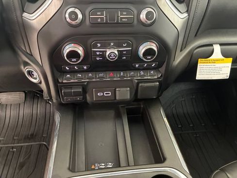Used 2022 GMC Sierra 1500 Denali w/ Denali Reserve Package AWD/4WD image 21