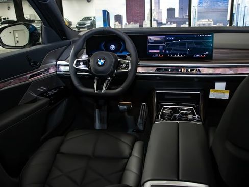 Used 2026 BMW 740i xDrive AWD/4WD image 17