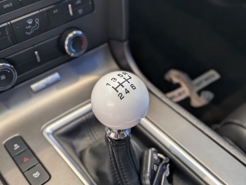 Used 2013 Ford Mustang Shelby GT500 RWD image 17