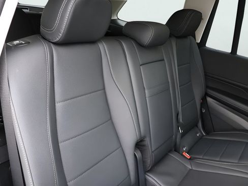 Used 2025 Mercedes-Benz GLS 450 4MATIC image 14