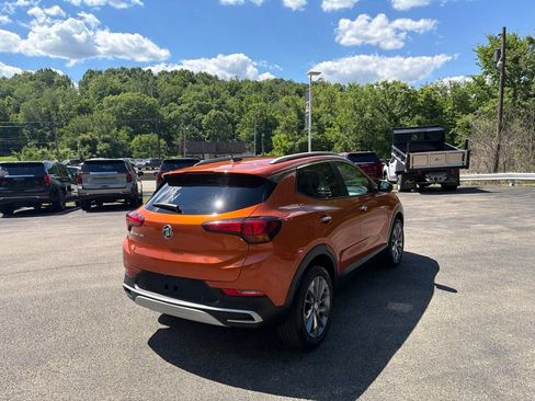 Used 2022 Buick Encore GX Select w/ Advanced Technology Package AWD/4WD image 3
