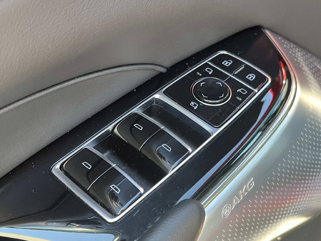 Used 2024 Cadillac Lyriq Luxury RWD image 28