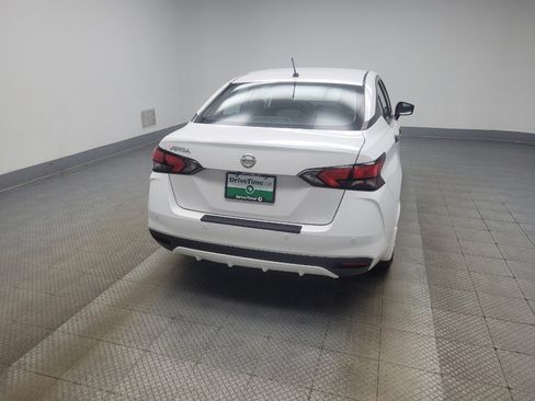 Used 2022 Nissan Versa S FWD image 7