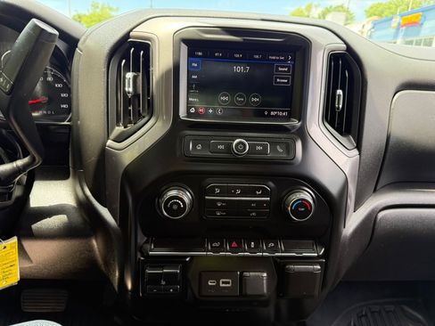 Used 2021 Chevrolet Silverado 2500 W/T AWD/4WD image 14