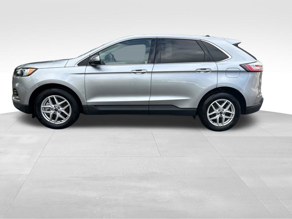 Used 2024 Ford Edge SEL AWD/4WD image 2