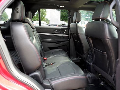 Used 2018 Ford Explorer Sport image 22
