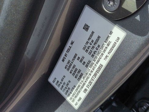 Used 2024 Tesla Model 3 Performance image 33