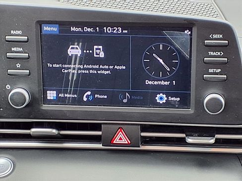 Used 2023 Hyundai Elantra SEL image 14