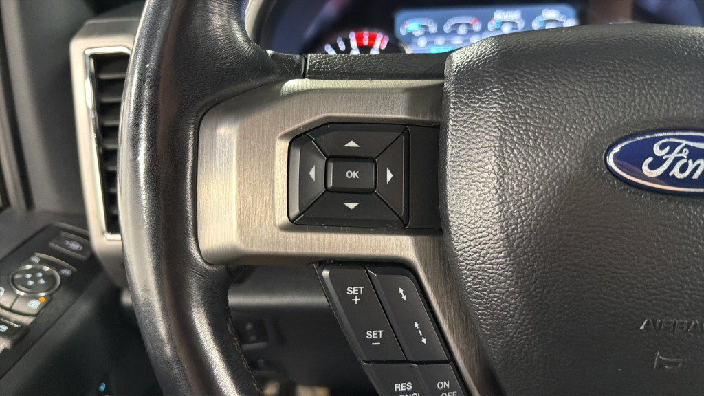 Used 2022 Ford F250 Platinum w/ FX4 Off-Road Package AWD/4WD image 27