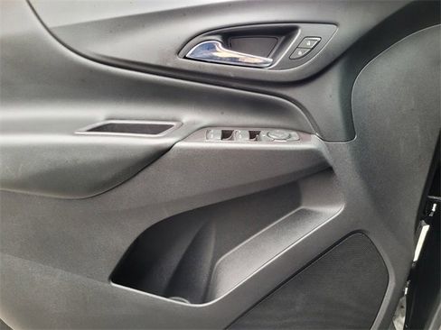 Used 2020 Chevrolet Equinox LT image 24