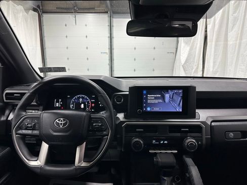 Used 2025 Toyota 4Runner SR5 image 17