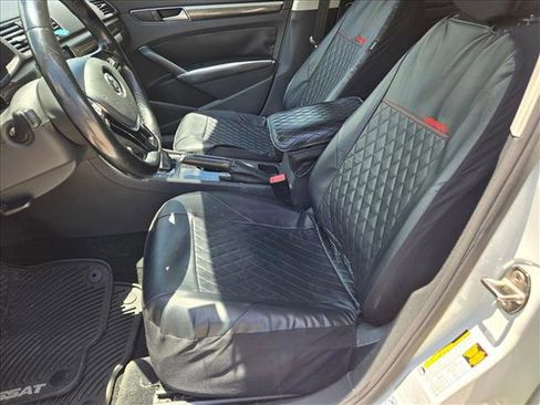 Used 2016 Volkswagen Passat 1.8T SE FWD image 13