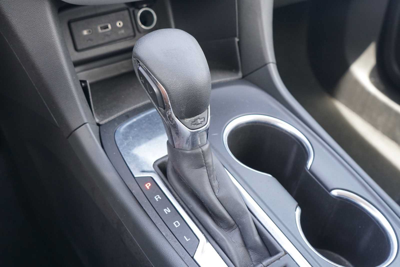 Used 2024 Chevrolet Equinox LS FWD image 12