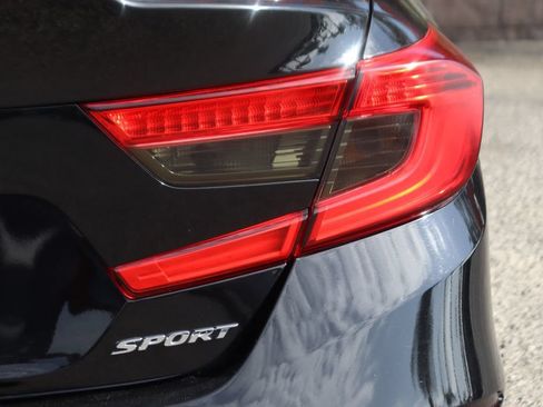 Used 2018 Honda Accord Sport image 43
