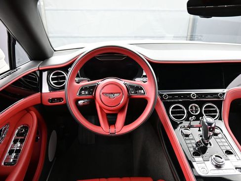 Used 2021 Bentley Continental GT image 19